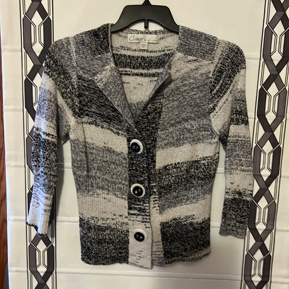 Curio NY petite sweater- excellent condition - Picture 1 of 4